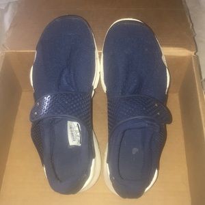 Nike sock dart👟 ** woman’s size 7**